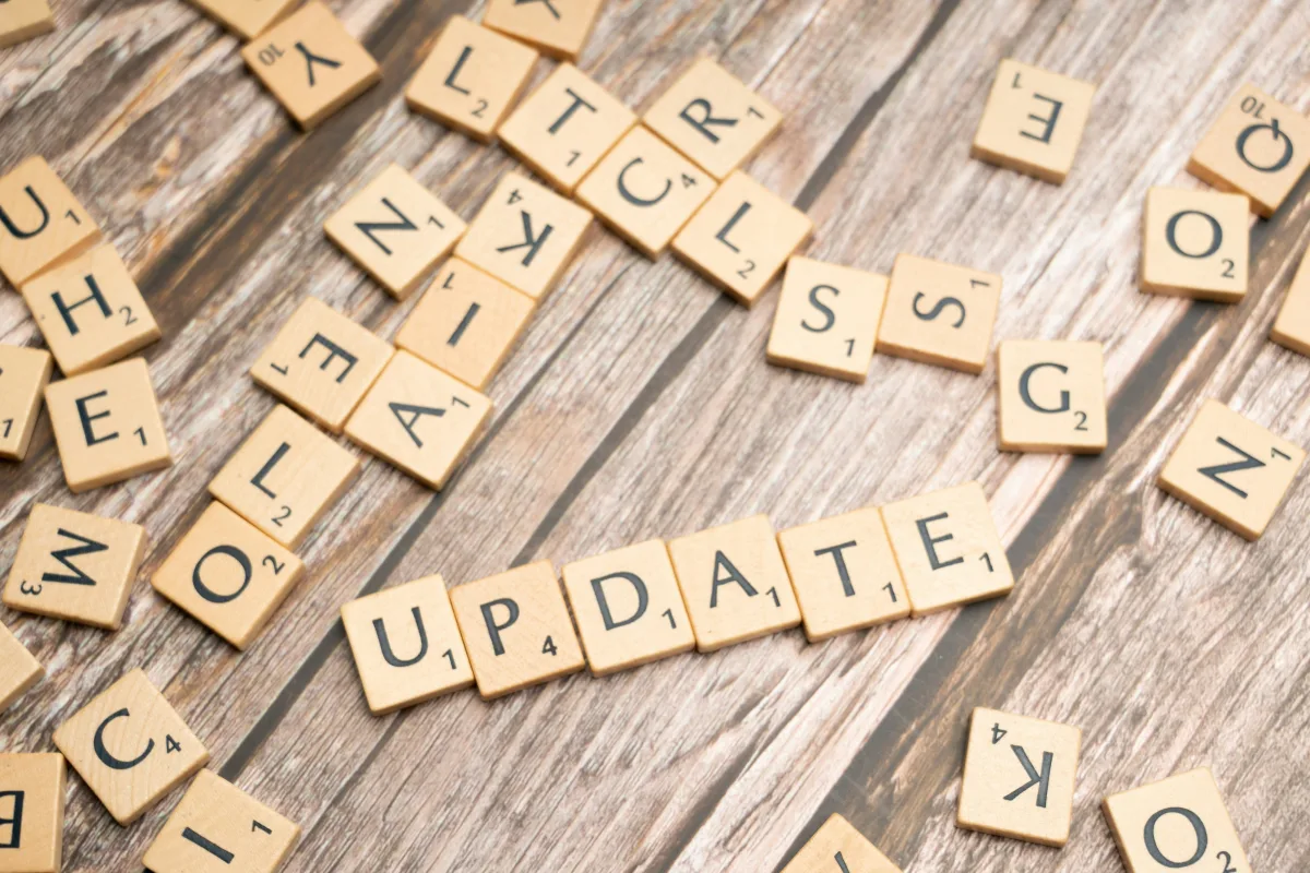 Automatiska vs manuella uppdateringar i WordPress – vad är bäst för din webb?